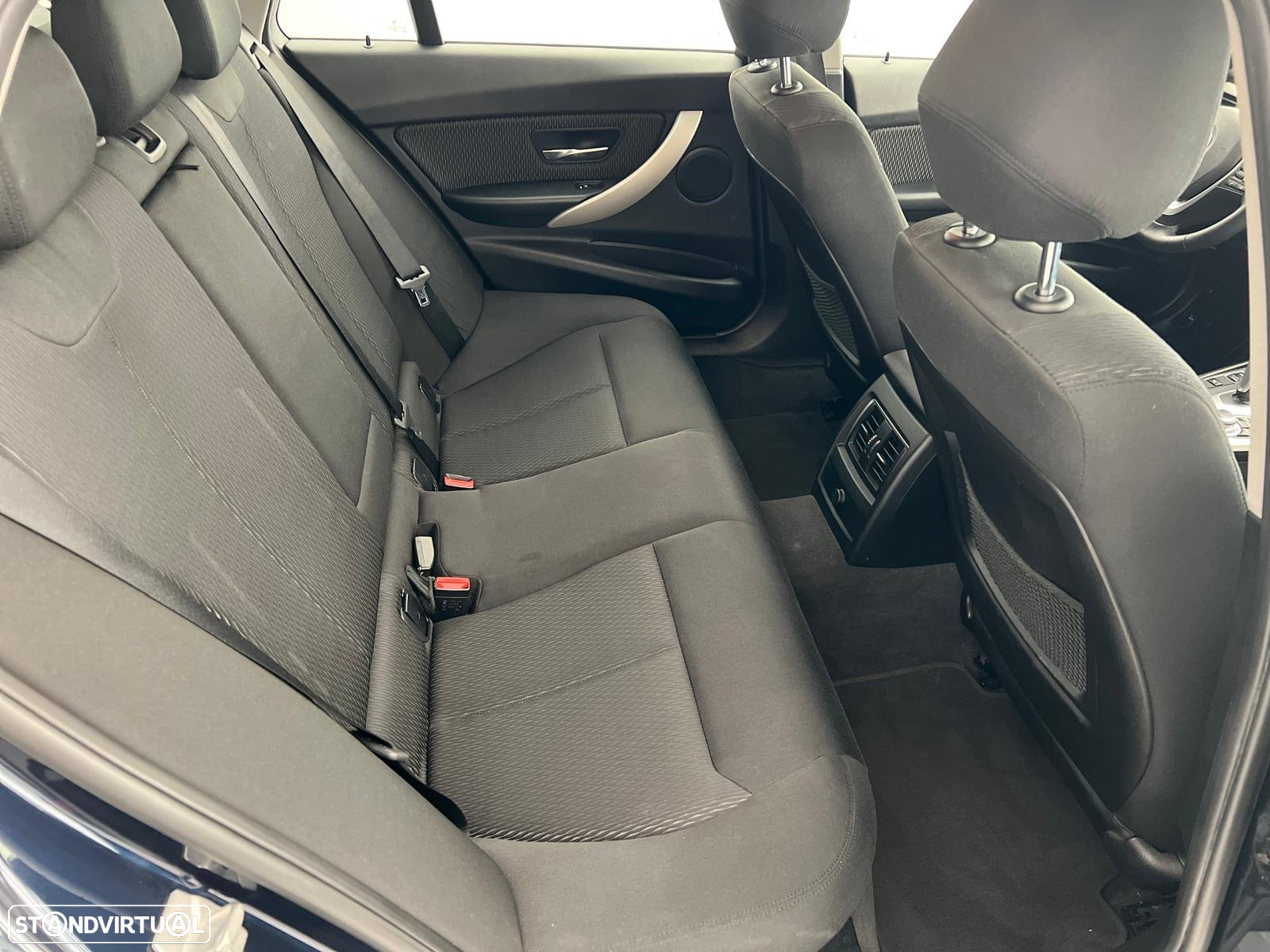 BMW 318 d Touring Advantage Auto - 31