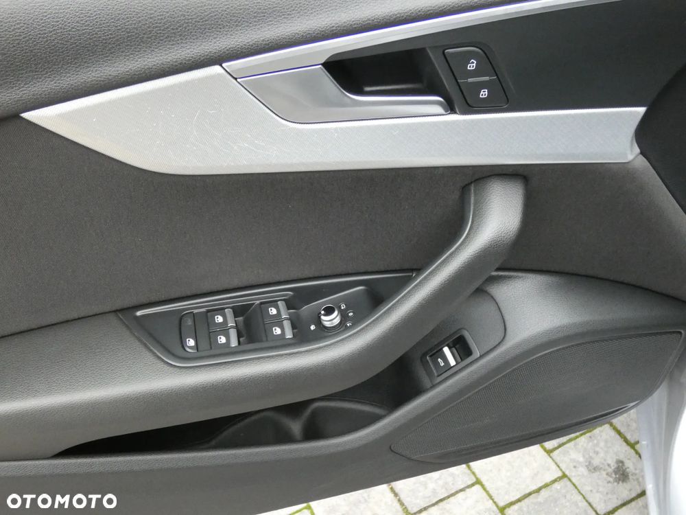 Audi A4 Avant 2.0 TDI DPF clean diesel Attraction - 15