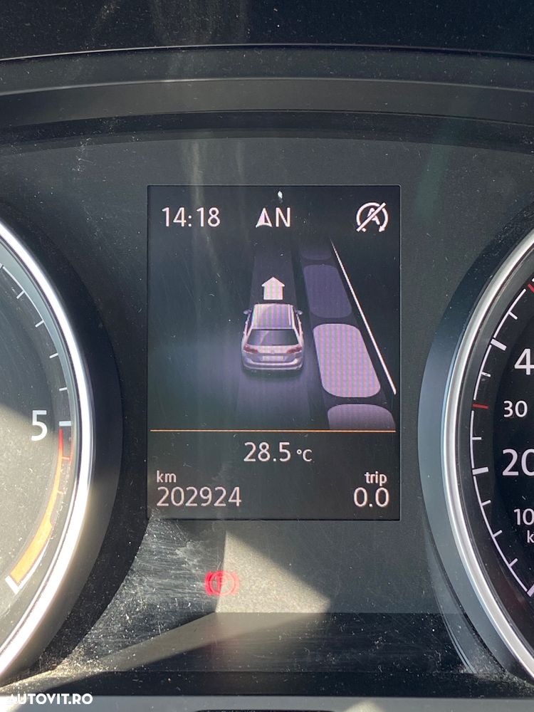 Volkswagen Golf - 27