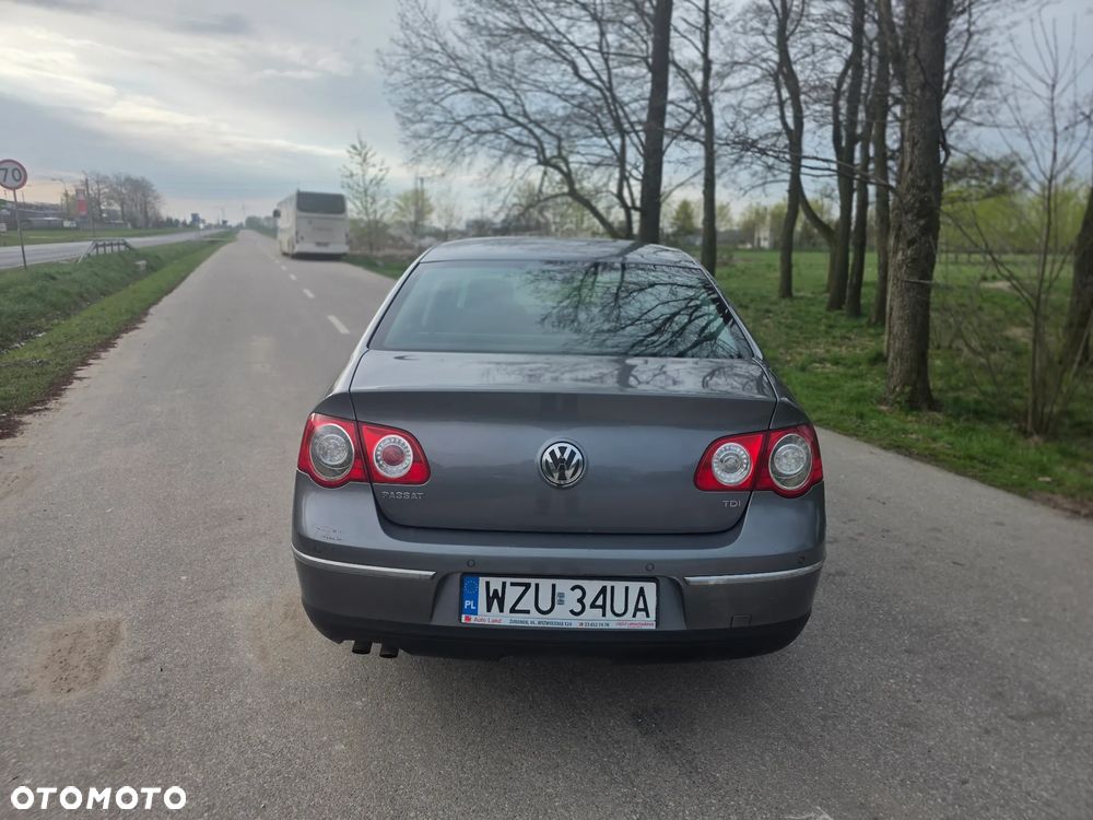 Volkswagen Passat 1.9 TDI Comfortline - 10
