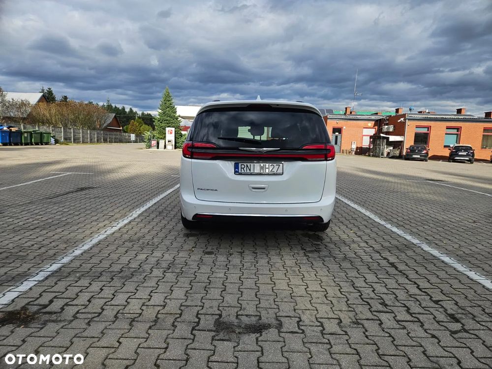 Chrysler Pacifica - 2