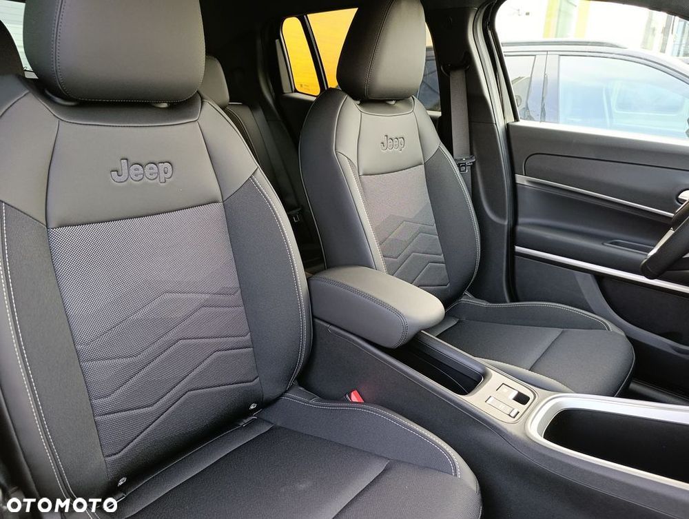 Jeep Avenger - 10