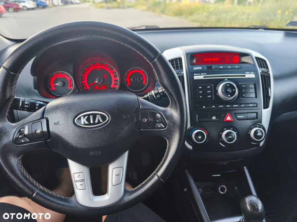 Kia Ceed 1.4 Comfort + - 16