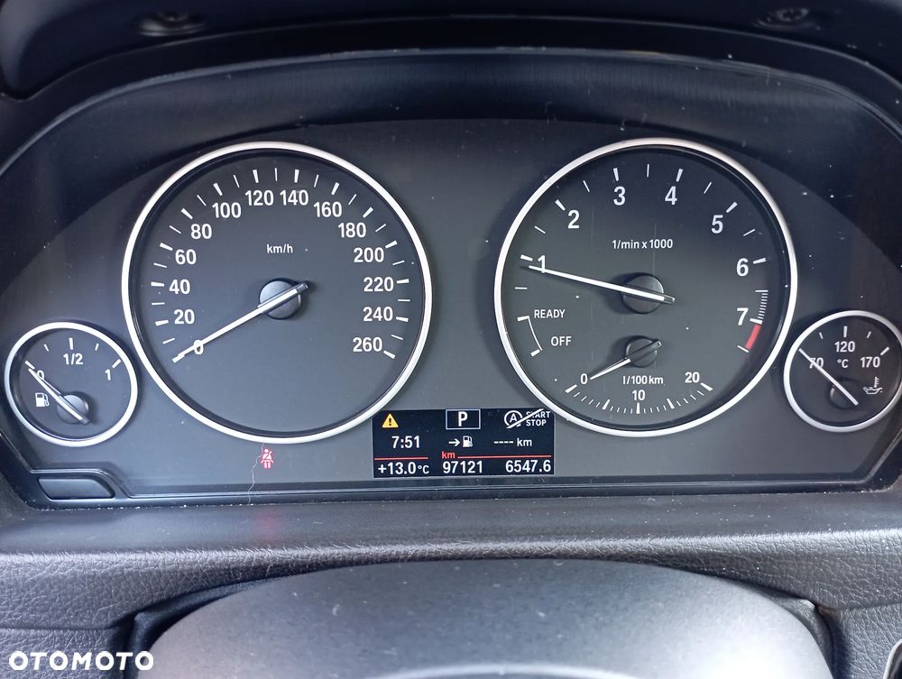 BMW Seria 3 318i - 13