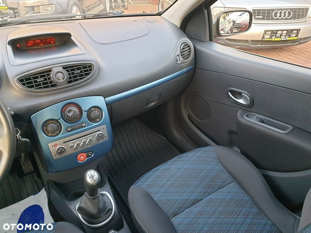 Renault Clio 1.2 16V 75 Expression - 15