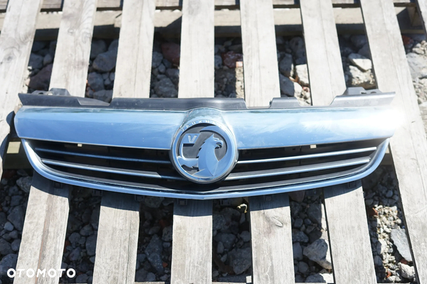 Grill atrapa chłodnicy Opel Zafira B II 13247327