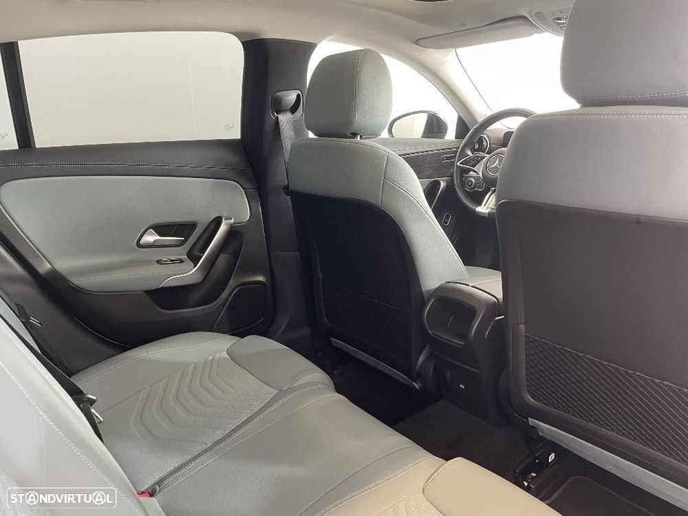 Mercedes-Benz CLA 180 - 21