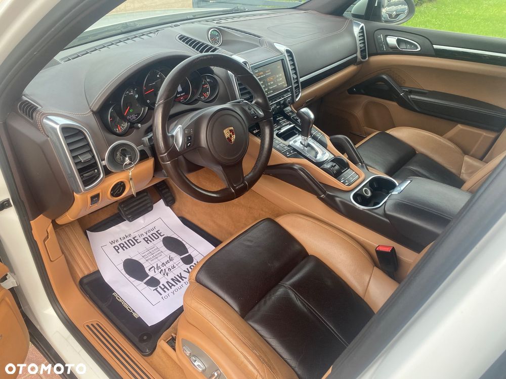 Porsche Cayenne - 14