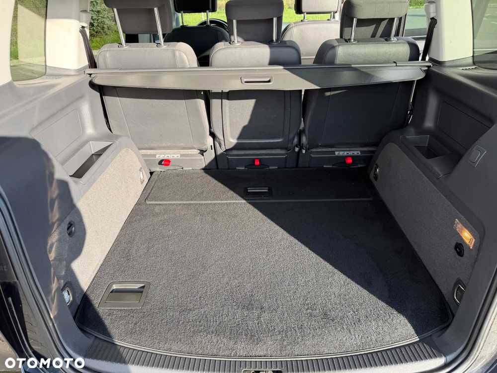 Volkswagen Touran 2.0 TDI DPF BlueMotion Technology Comfortline - 15