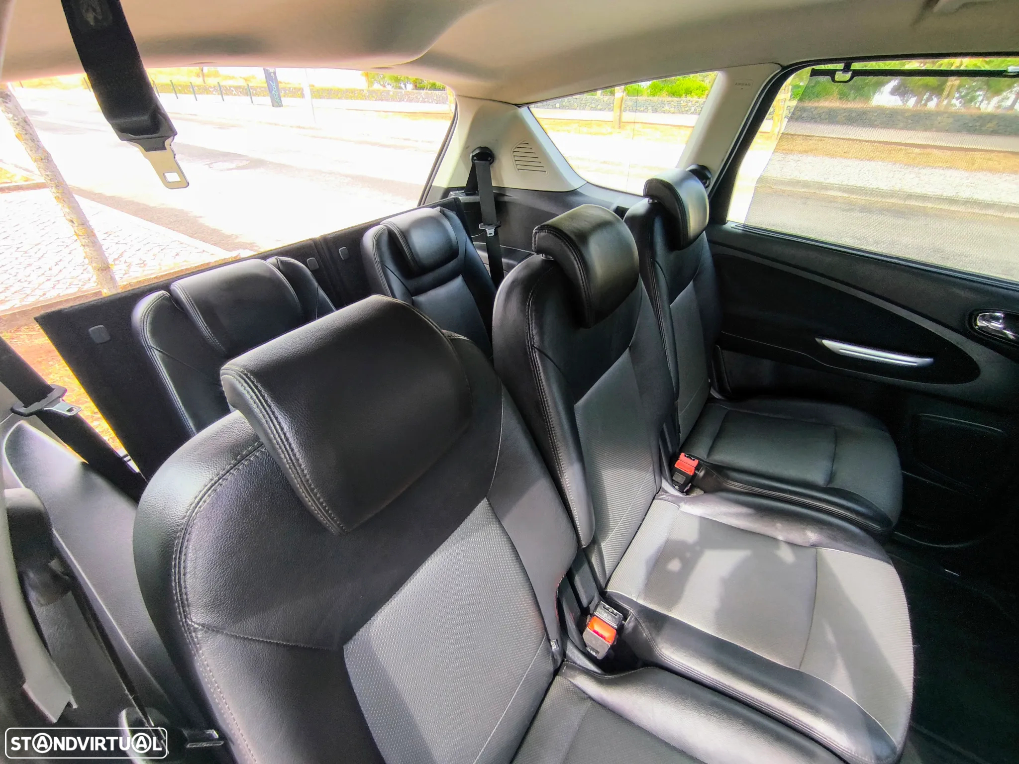 Ford S-Max 1.8 TDCi Titanium 7L - 21