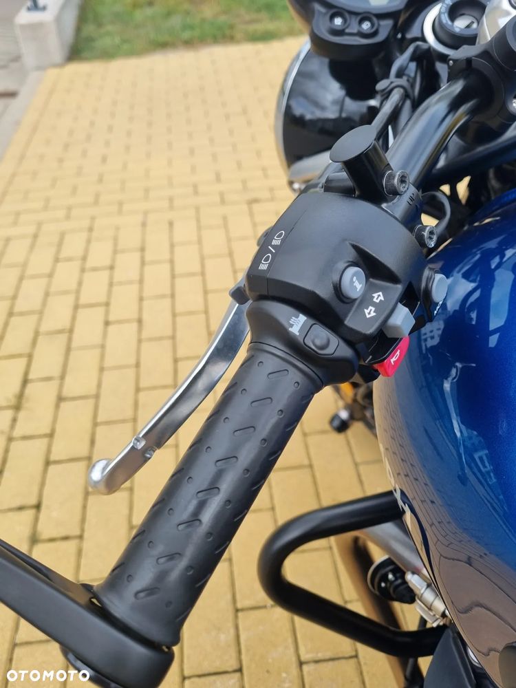 Triumph Street Twin - 12