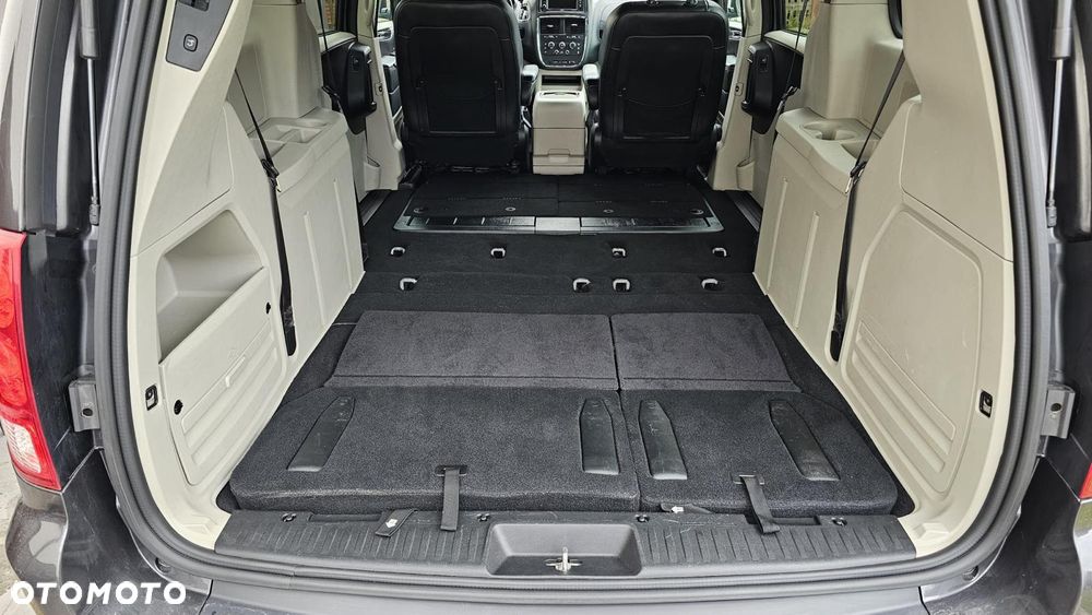 Dodge Grand Caravan 3.6 R/T - 23