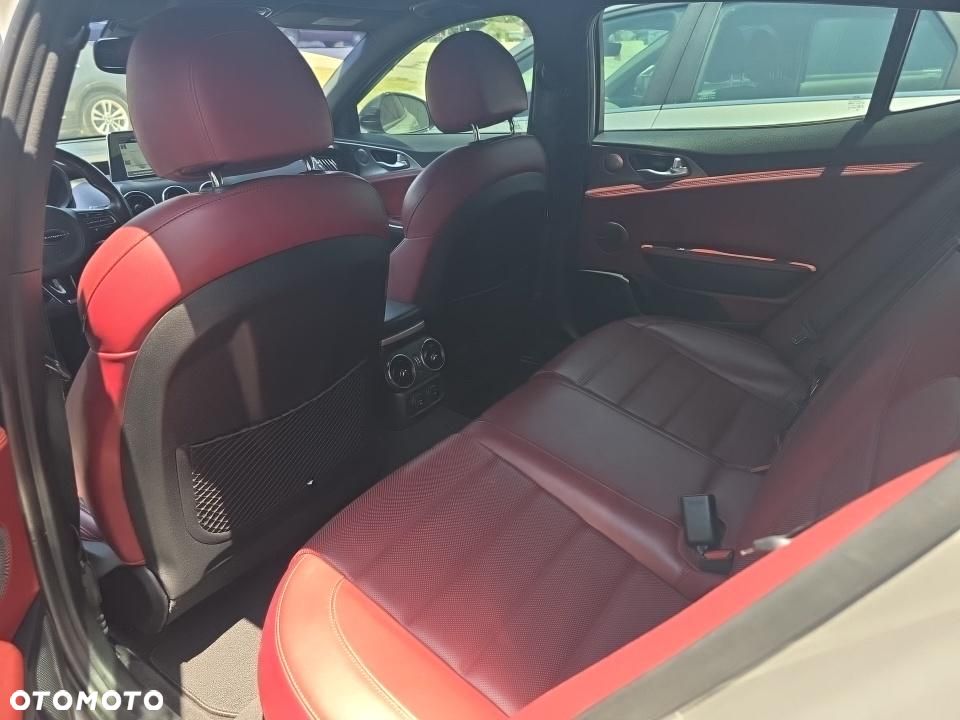 Kia Stinger 3.3 T-GDI V6 GT AWD - 10