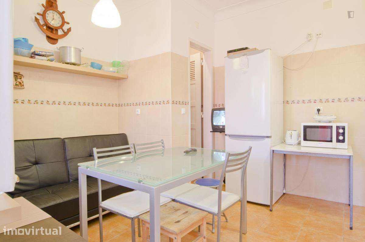 Quarto - localizado em Penha de França Lisbon - Grande imagem: 5/19