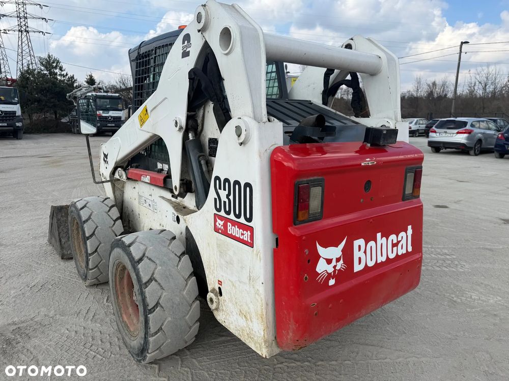 Bobcat S300 / 3801 kg / 2008r / - 4