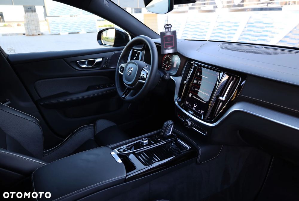Volvo V60 T8 AWD Twin Engine Geartronic R-Design - 26