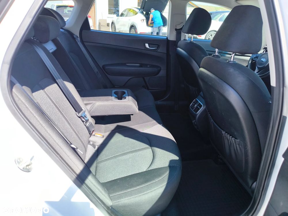 Kia Optima 2.0 M - 12