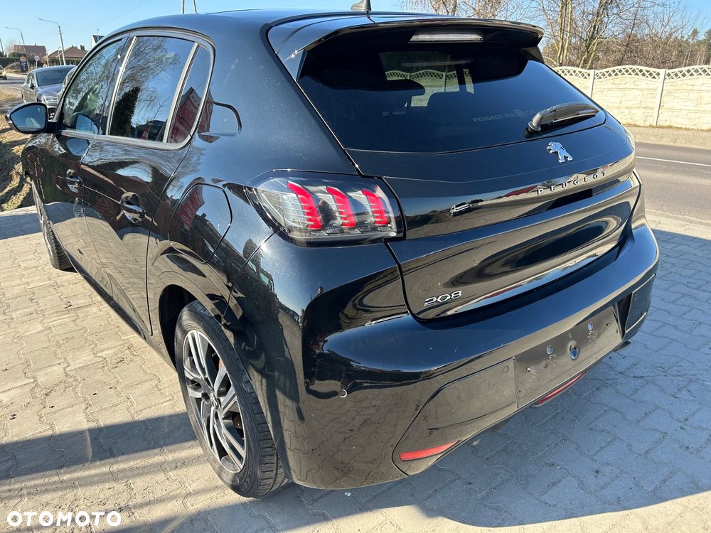 Peugeot 208 - 5