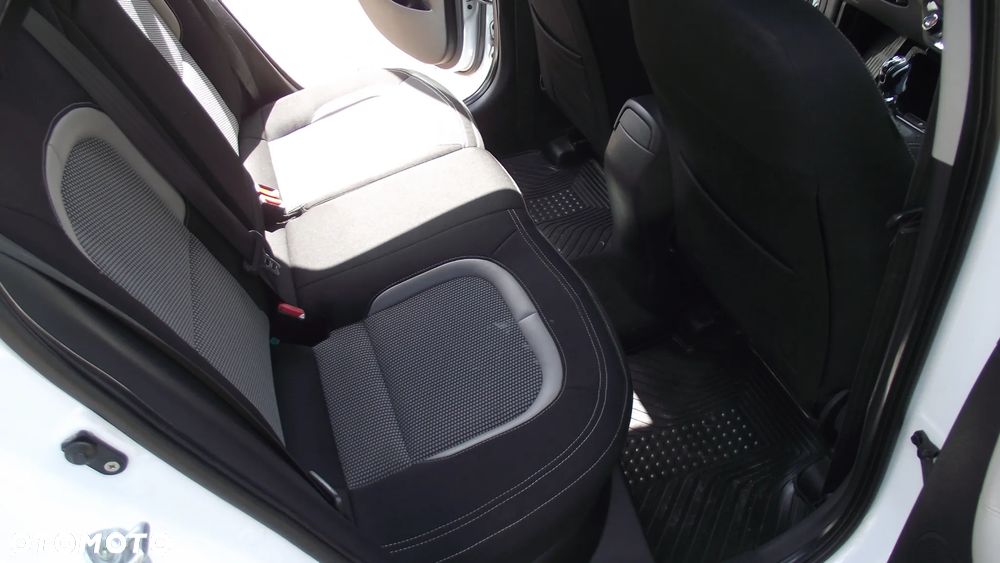 Kia Ceed 1.6 GDI Platinum Edition - 33
