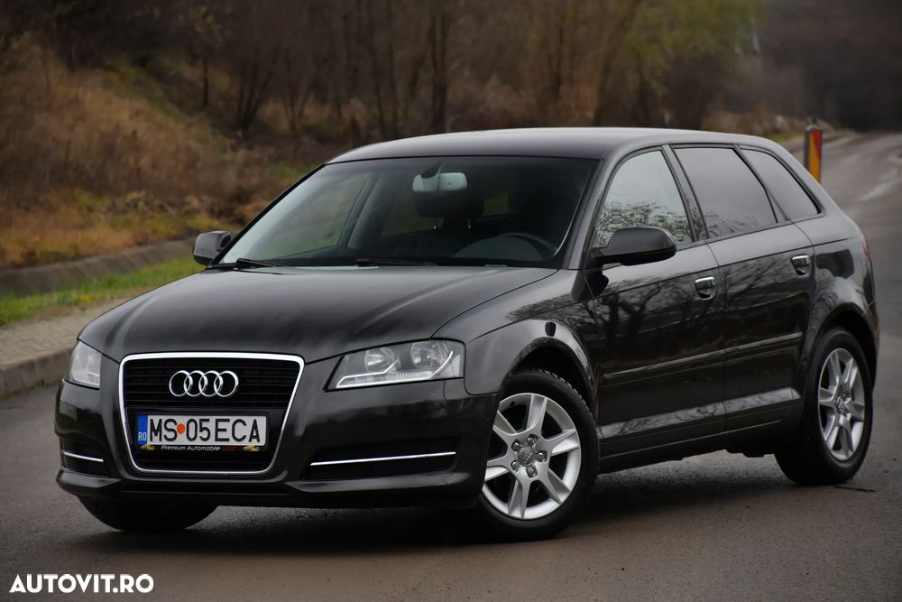 Audi A3 1.6 TDI Sportback DPF Attraction - 1