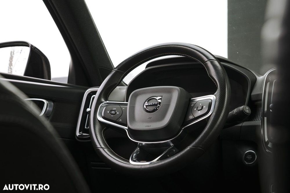 Volvo XC 40 D4 AWD R-Design - 22