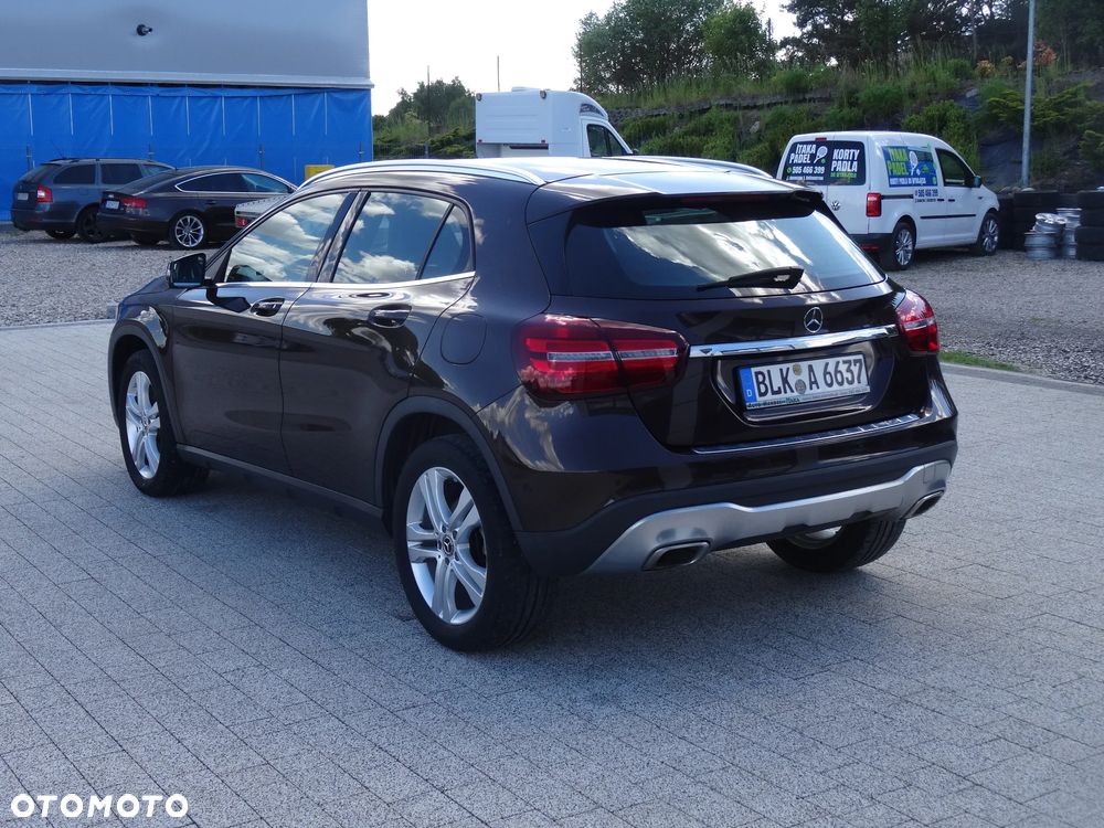 Mercedes-Benz GLA 200 d 4Matic 7G-DCT UrbanStyle Edition - 8