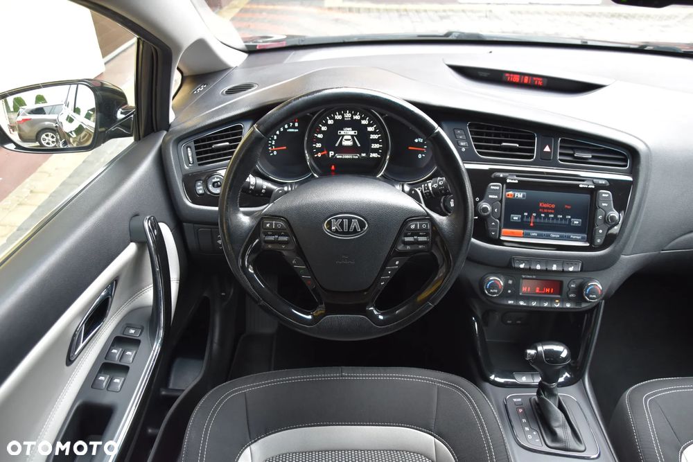 Kia Ceed 1.6 GDI SW DCT Spirit - 17