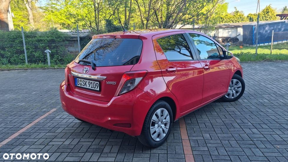 Toyota Yaris 1.33 Premium - 3