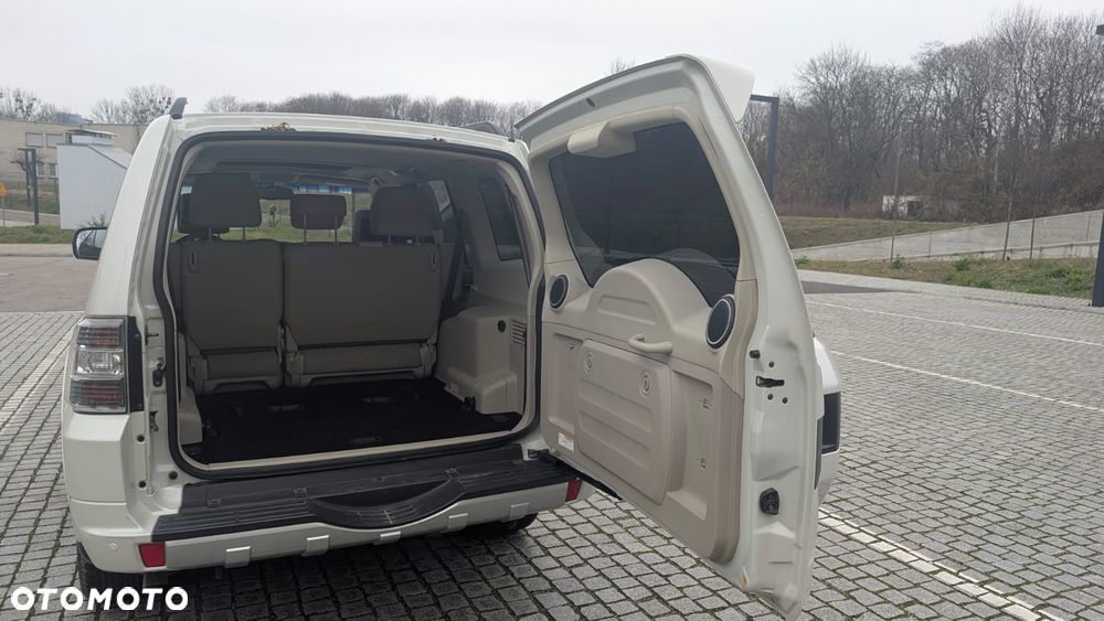 Mitsubishi Pajero - 6