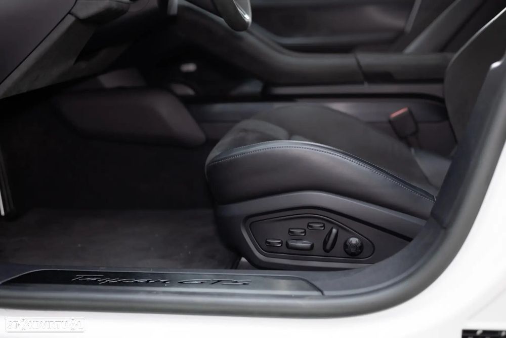 Porsche Taycan Sport Turismo GTS - 22