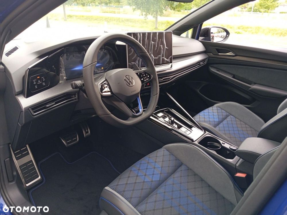 Volkswagen Golf - 11