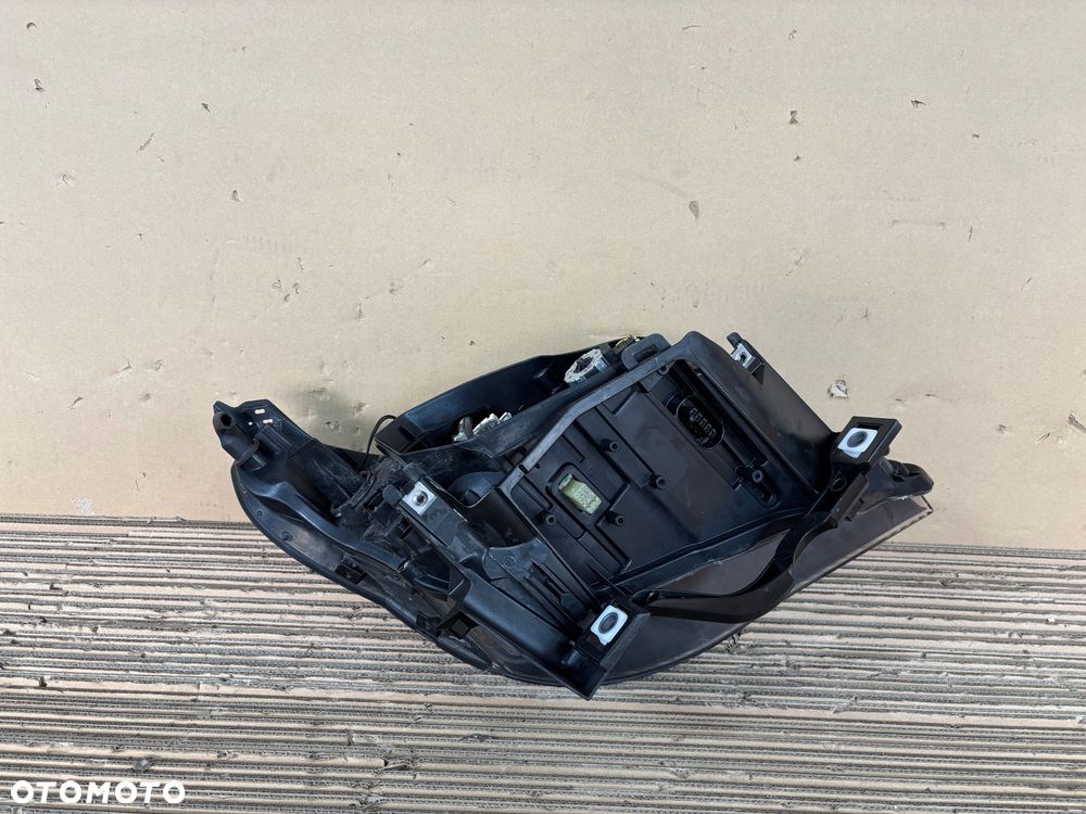 BMW 5 E60 E61 Hella dynamic xenon lampa przednia lewa  oryginał - 3