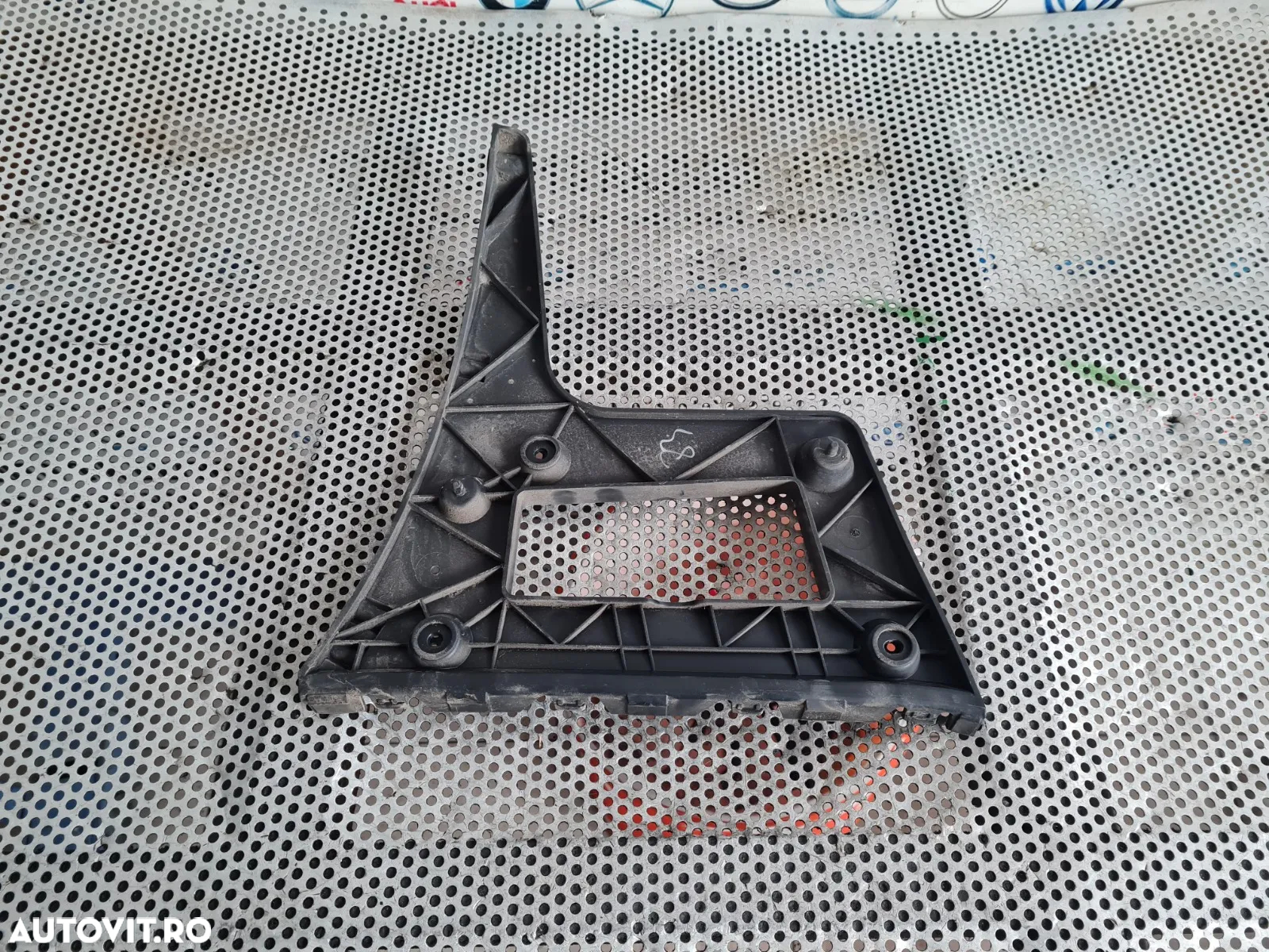 Suport Stanga Bara Spate Audi A5 Sportback Facelift An 2012-2013-2014-2015 Cod 8TA Dezmembrez Audi - 2