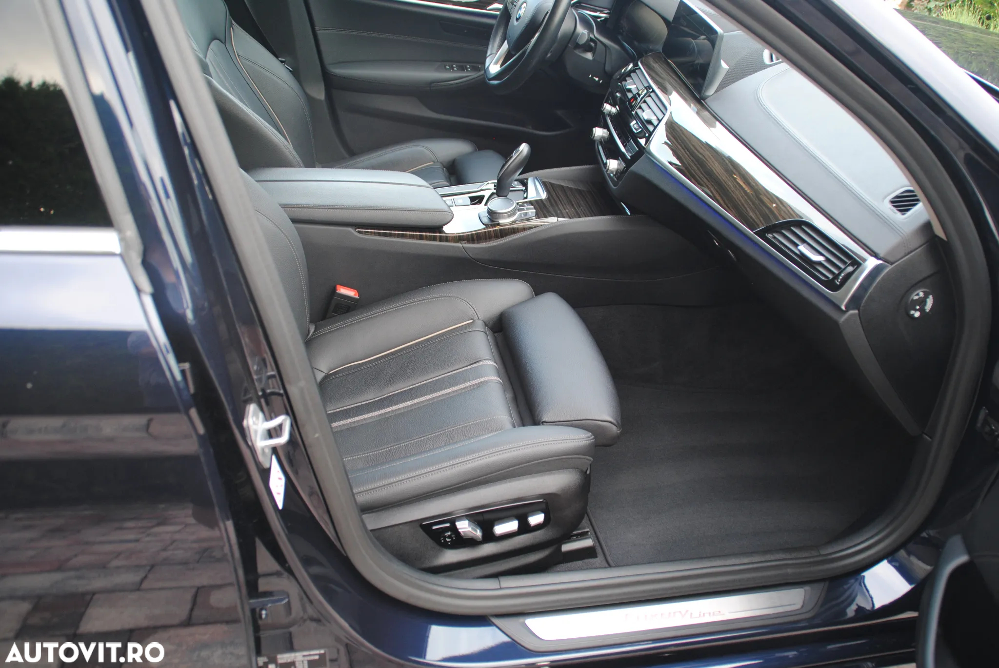 BMW Seria 5 520i AT - 15