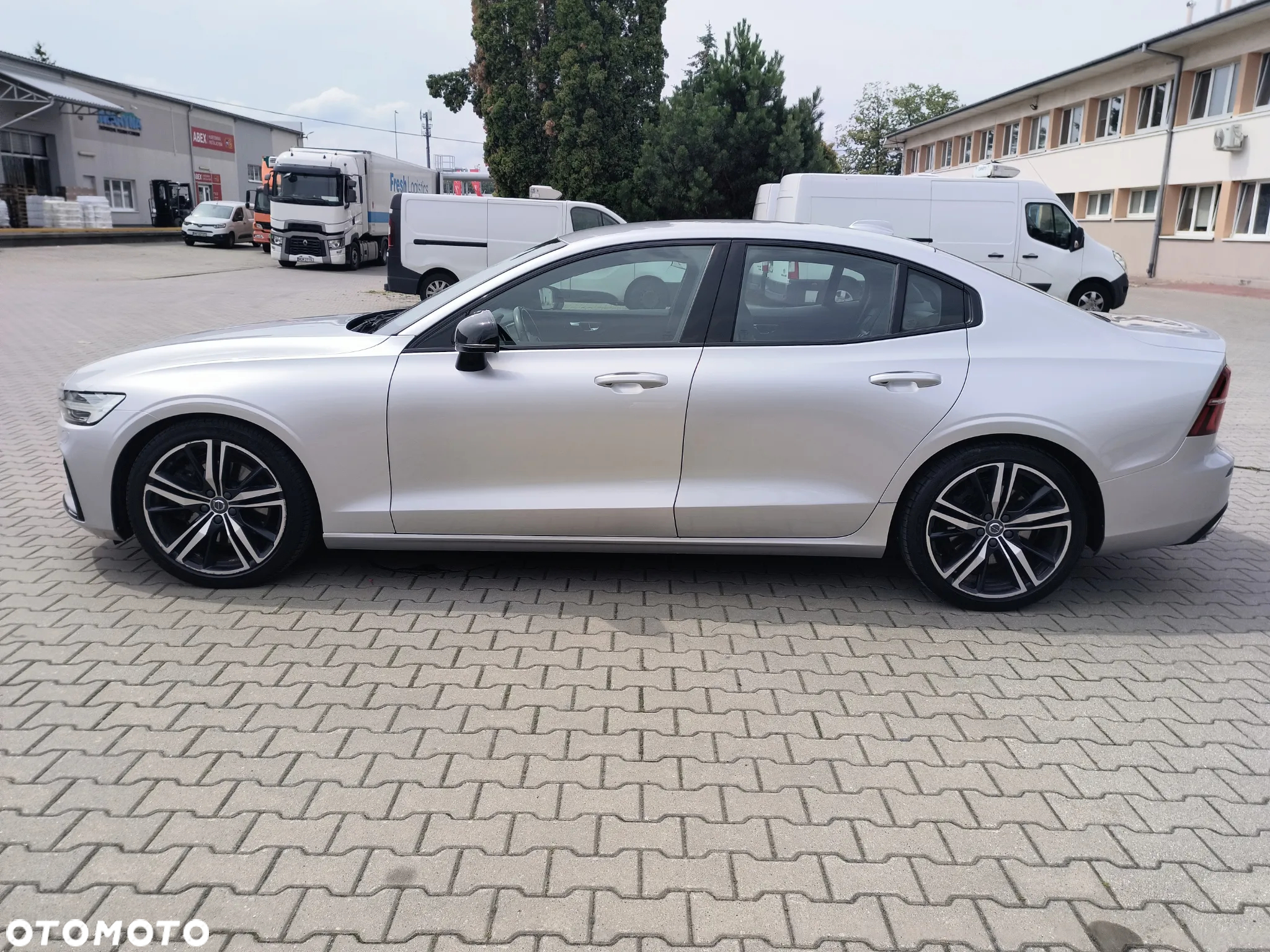 Volvo S60 T5 AWD R-Design - 8