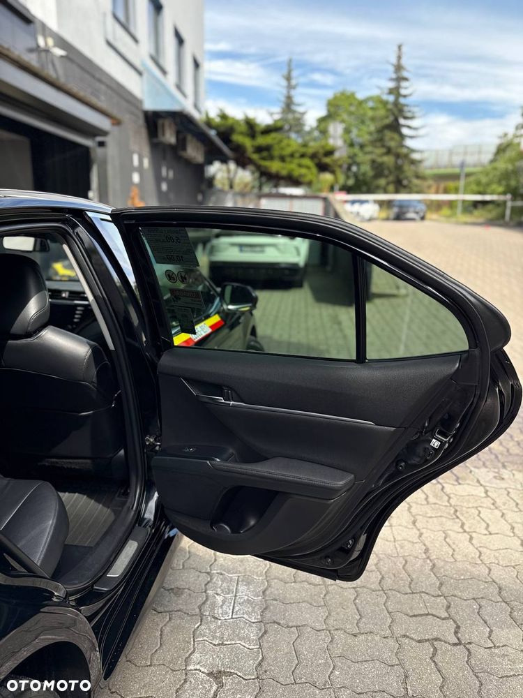 Toyota Camry Executive - 34