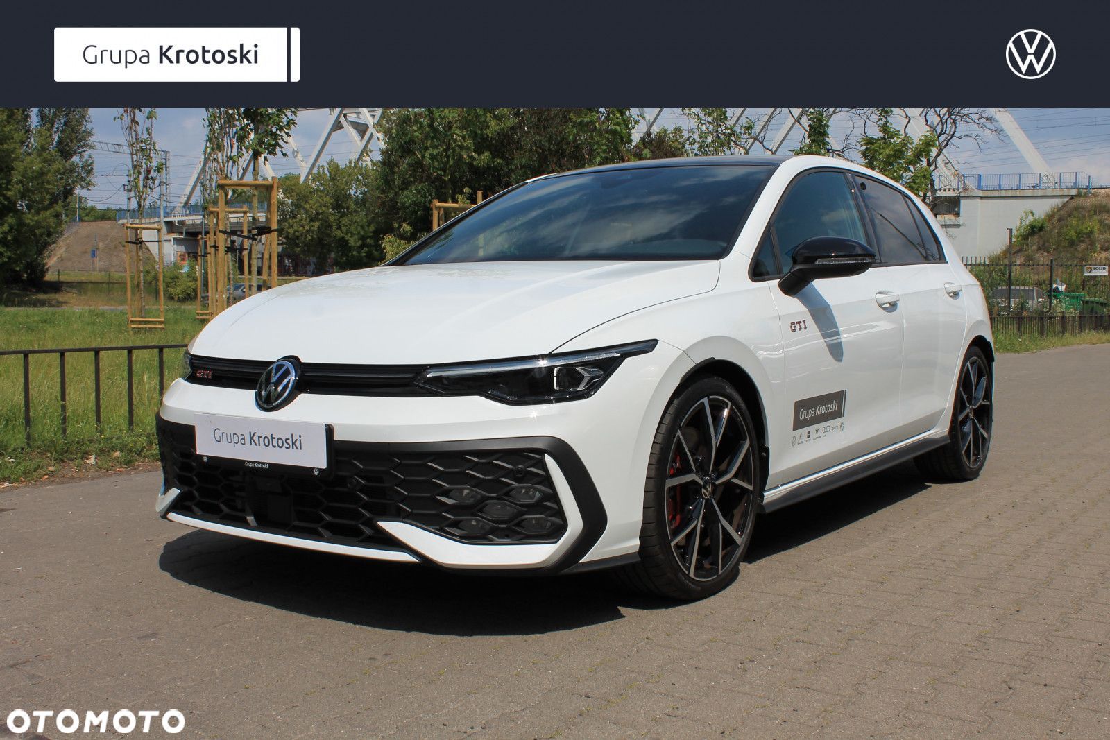 Volkswagen Golf - 1