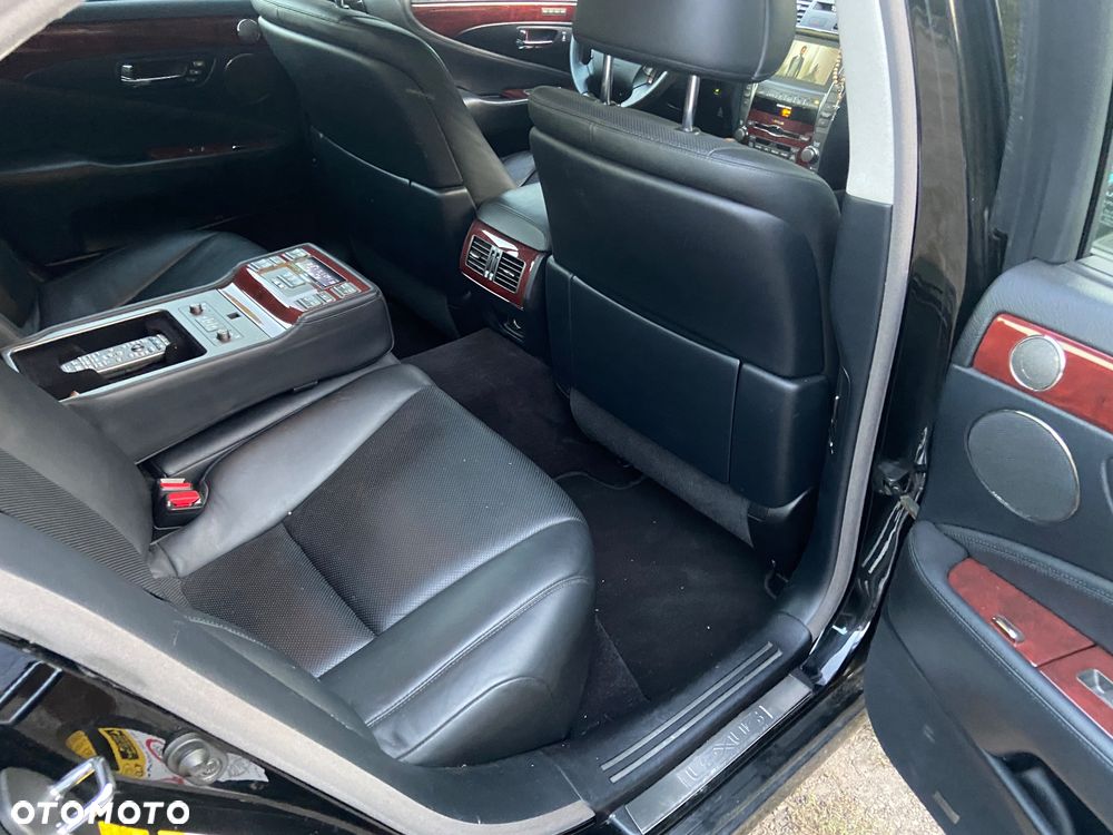 Lexus LS 460 Prestige - 14