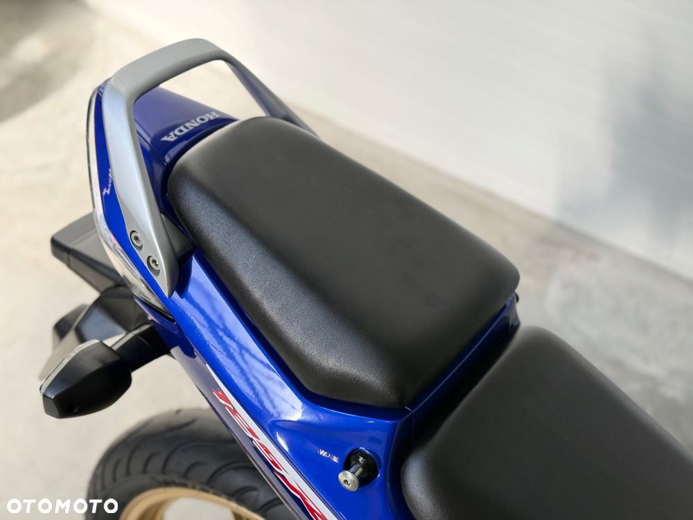 Honda CBR - 16