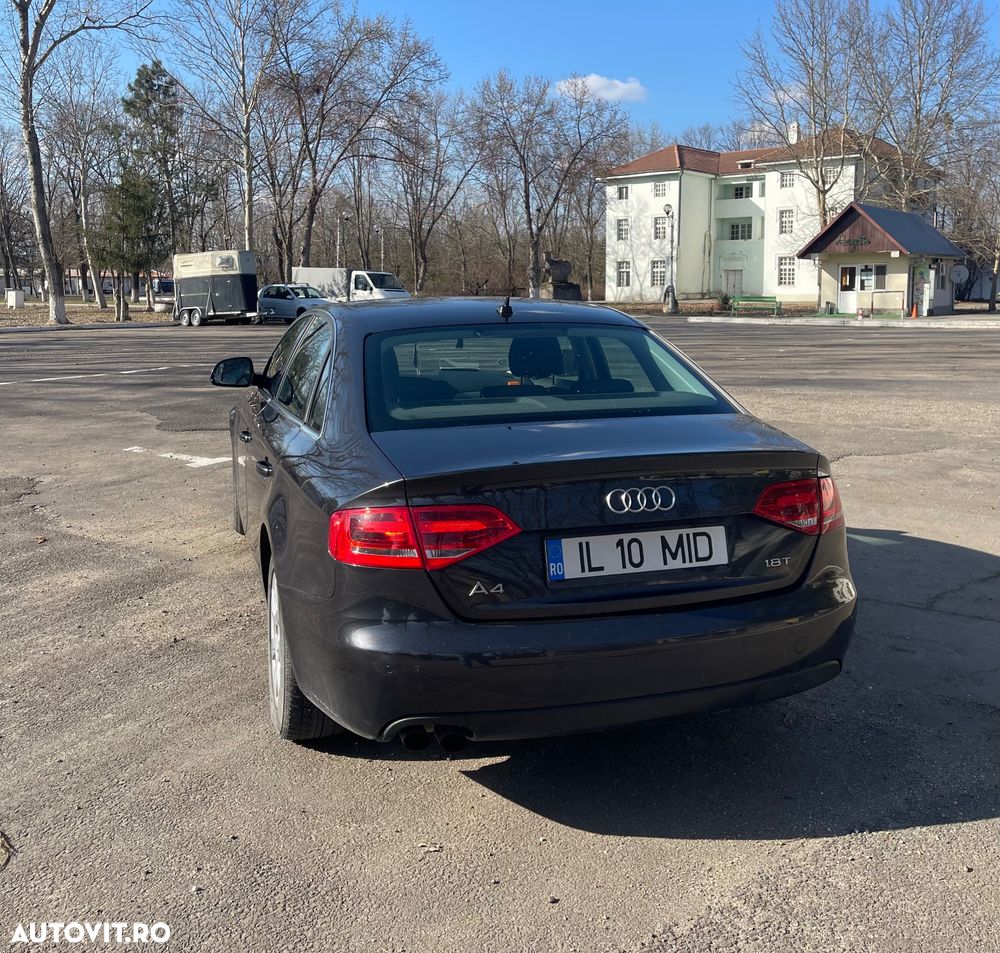Audi A4 1.8 T Aut - 4