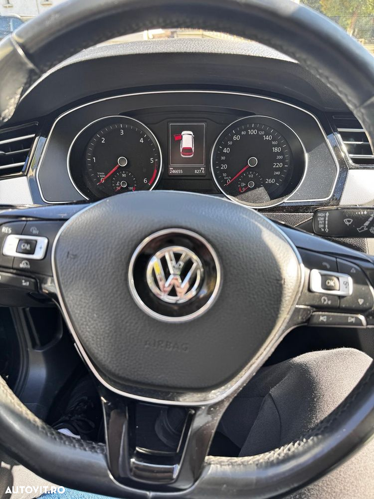 Volkswagen Passat Variant 2.0 TDI (BlueMotion Technology) Trendline - 15