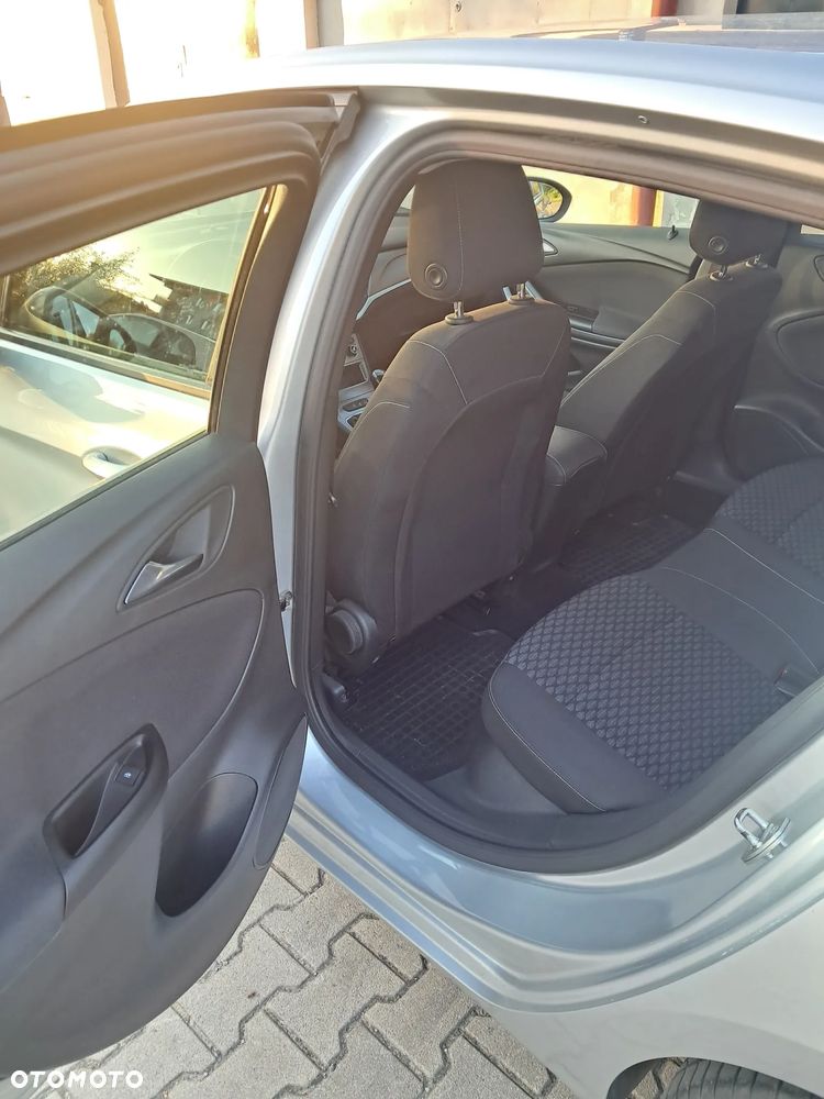 Opel Astra 1.4 T Enjoy S&S - 8
