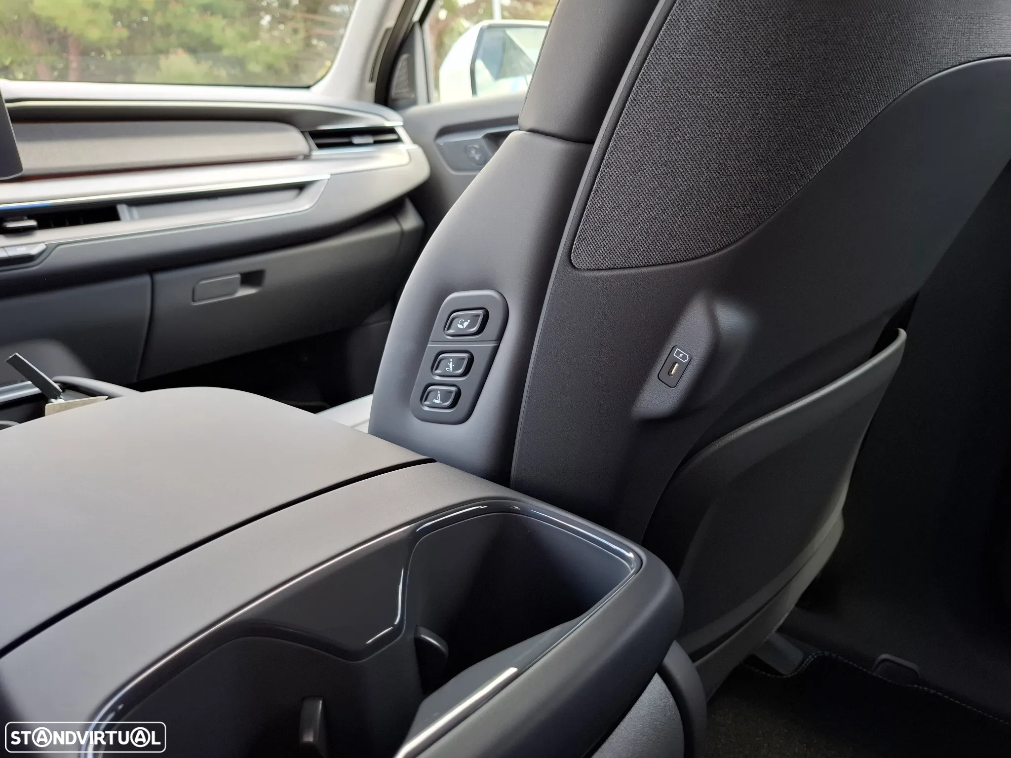 Kia EV9 98.8 kWh 1st Edition - 44