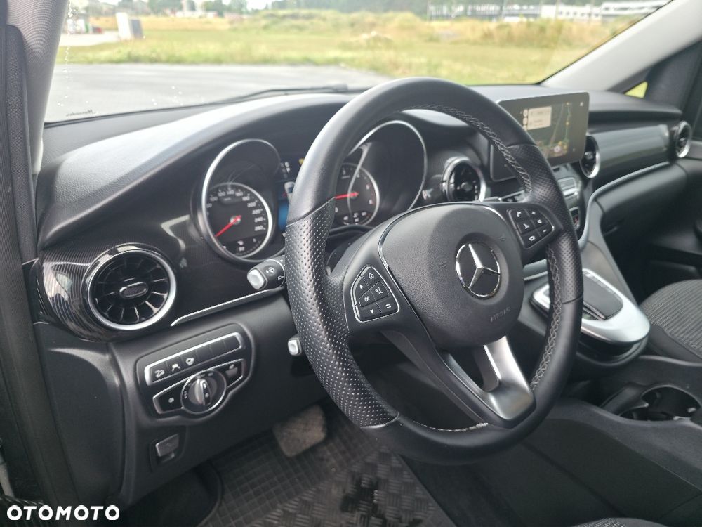 Mercedes-Benz Klasa V - 8