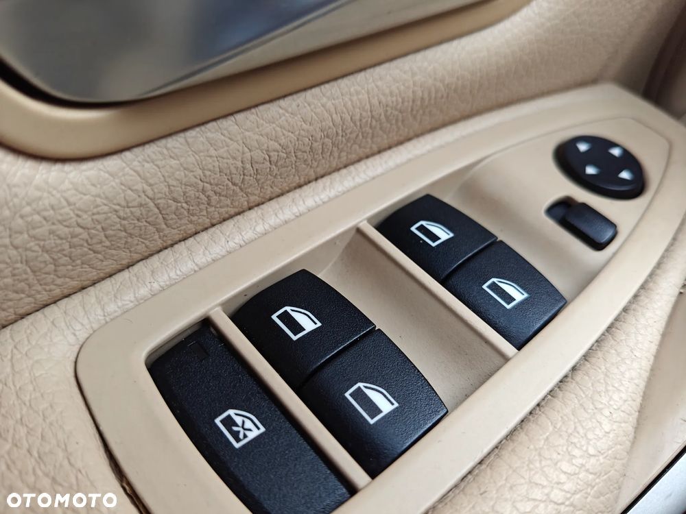 BMW Seria 3 320d - 25