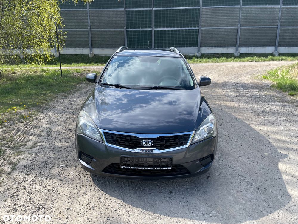 Kia Ceed 2011 photo 2