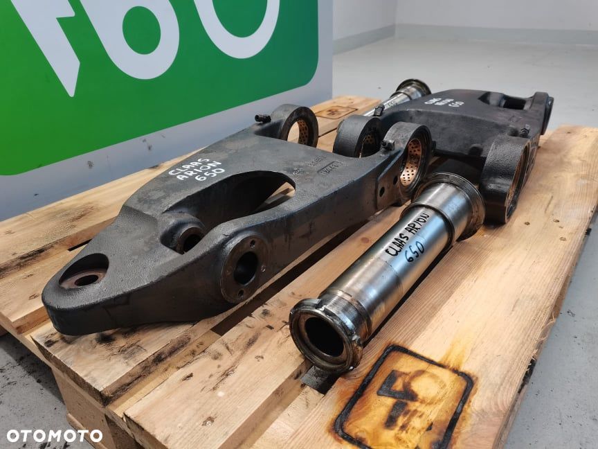 Steyr CVT 6195 {Wahacz dolny osi Carraro 12047 12048} - 2