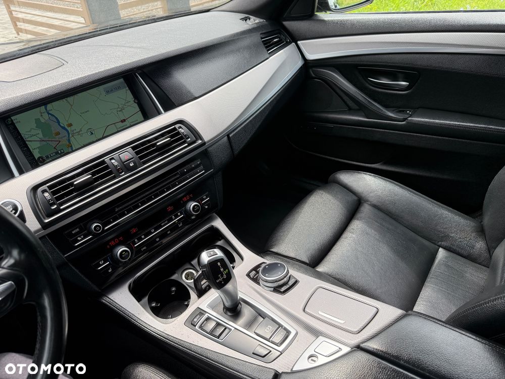 BMW Seria 5 525d Sport-Aut Luxury Line - 10