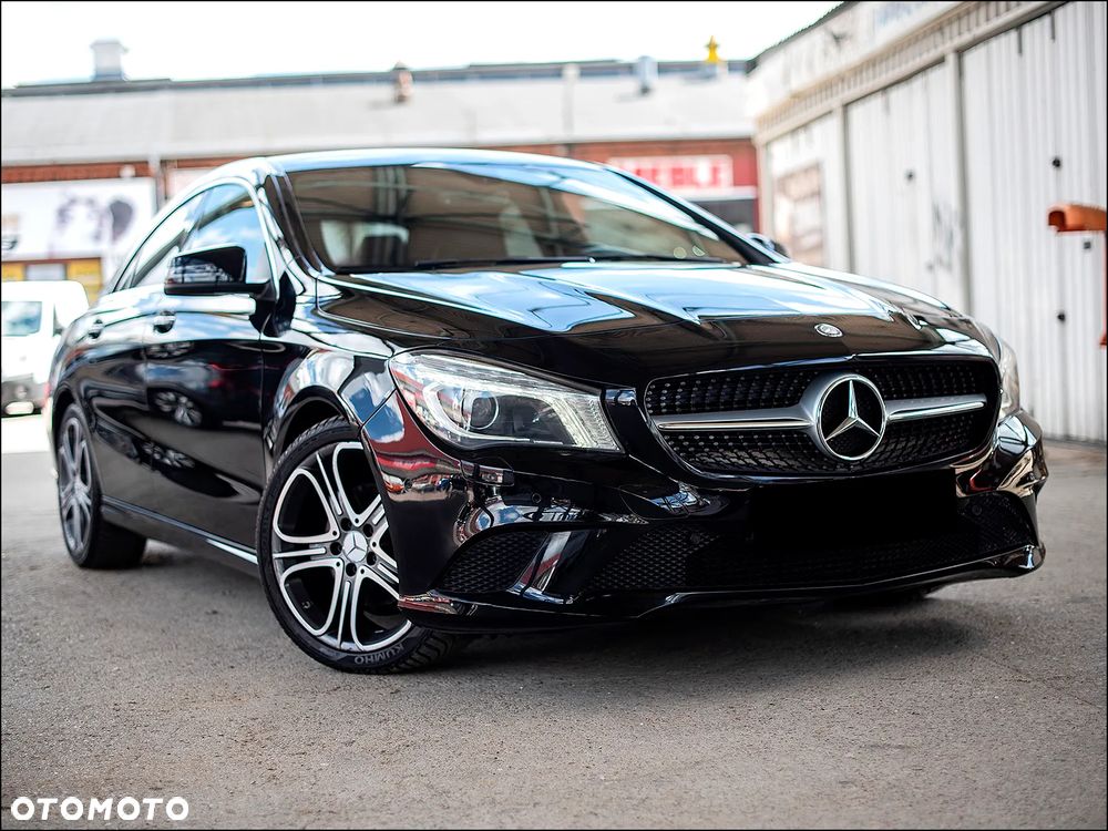 Mercedes-Benz CLA 180 7G-DCT Urban - 2