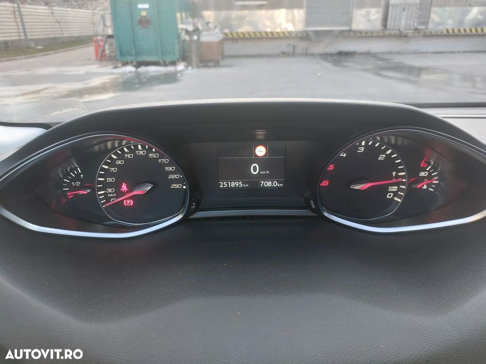 Peugeot 308 BlueHDi 120 Stop & Start Business-Line - 32